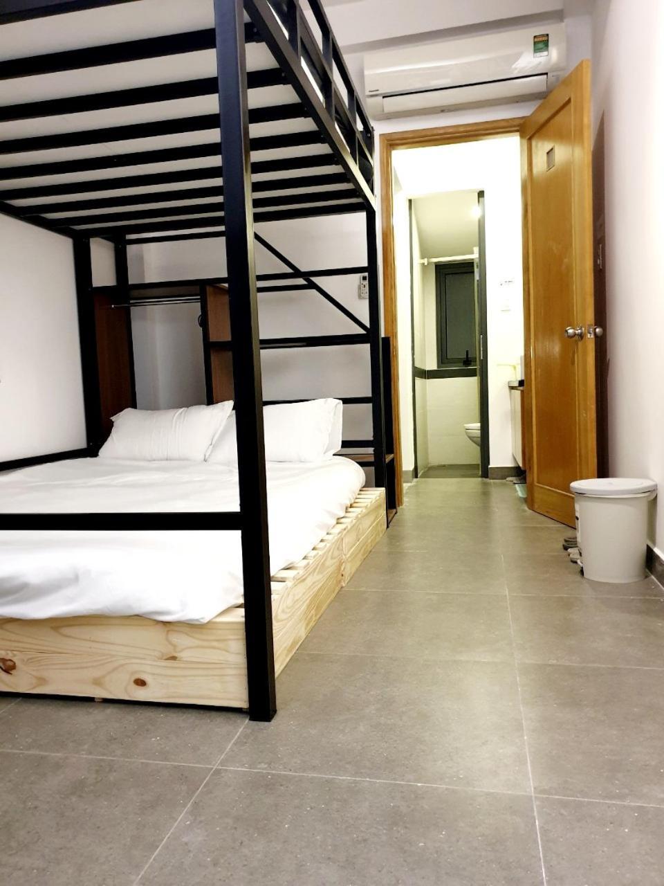 Zvillage Ncc - Modern Townhouse In District 1 Хошимин Экстерьер фото