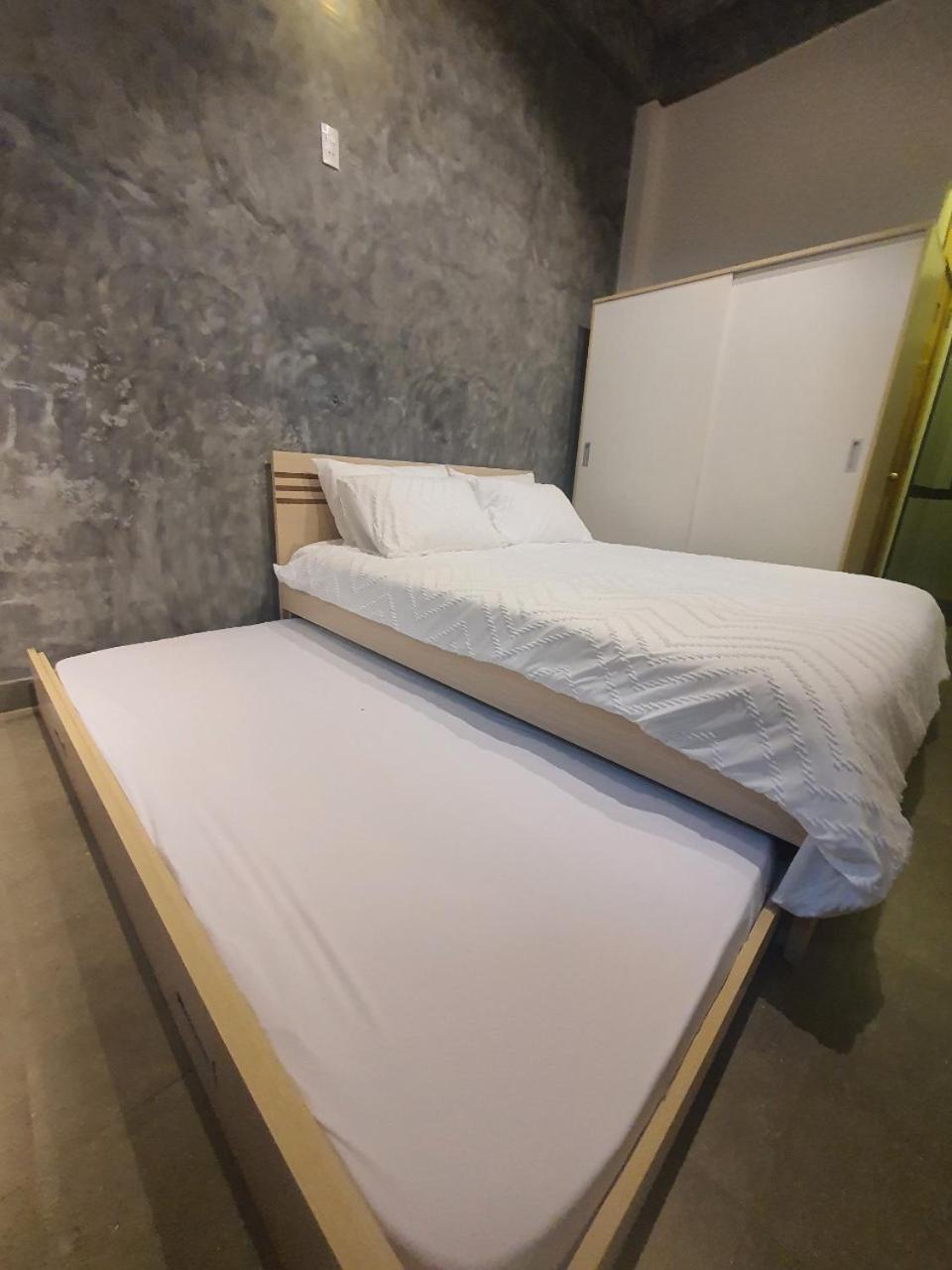Zvillage Ncc - Modern Townhouse In District 1 Хошимин Экстерьер фото